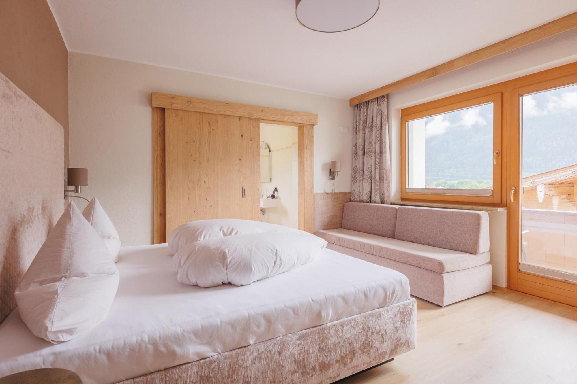 Hin&Weg Das Aparthotel Ried im Zillertal Eksteriør bilde